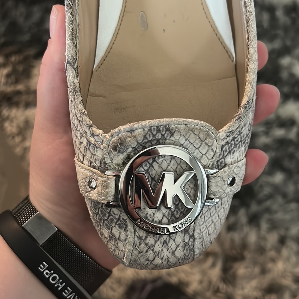 Stylish Gray Women's Loafers - Picture 3 of 5